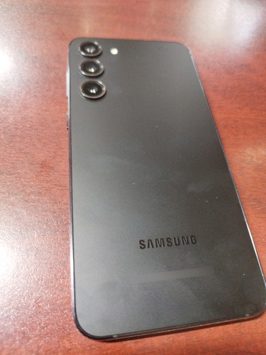 Smartphone Samsung Galaxy S23 5g, 512 Gb, 8 Gb De Ram, Cámara Trasera Triple De 50 Mp+12 Mp+ 10 Mp, Selfie De 12 Mp, Pantalla Infinita Negra 6.1 (Usado)