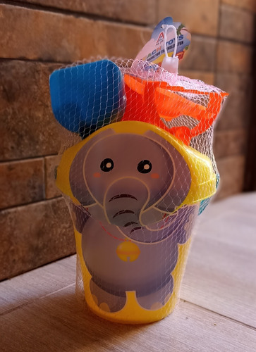 Imagen 3 de 5 de Set Balde De Playa Para Niños