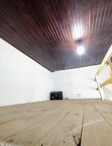 Casa Venta 2 Dormitorios 1 Baño 1 Cochera Y Patio 80 Mts 2 Cubiertos - Terreno 102 Mts 2- La Plata