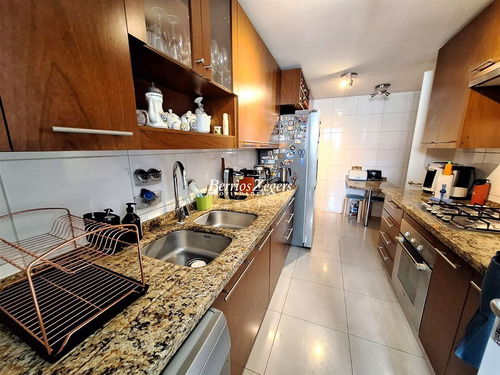 Departamento En Venta De 3 Dorm. San Carlos Apoquindo 2 E