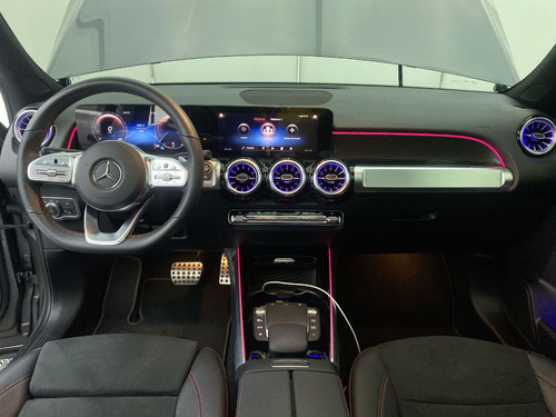 Imagen 19 de 25 de Mercedes Benz Glb 200 Amg Line 1.3