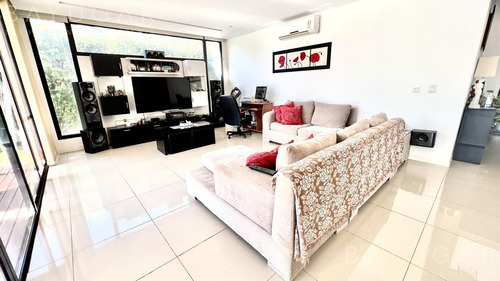 Imagen 8 de 30 de Venta - Casa En Barrio Privado Sausalito - Acepta Propiedad Parte De Pago - Bayugar Negocios Inmobiliarios