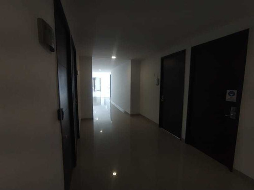 Imagen 10 de 13 de Arriendo Oficina Centro Empresarial Via 40 Ciudad De Barranquilla