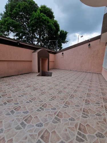 Imagen 19 de 19 de Adriana Atienzo Vende | Casa En Urb. La Trigaleña (foc-1140)