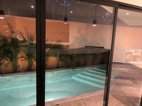 Imagen 9 de 17 de Casa En Venta, 4 Recamaras, Piscina En Lagos Del Sol, Cancún.