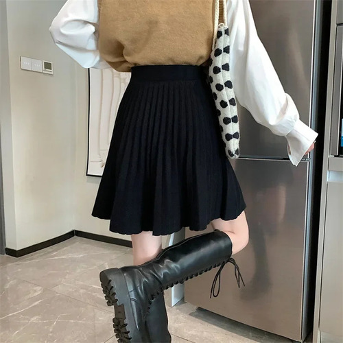 Falda Corta Plisada Con Cintura Elástica