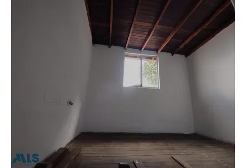 Casa Unifamiliar En Venta Aures # 1(mls#249011)