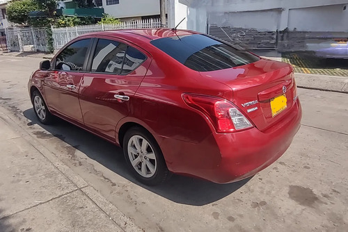 Nissan Versa 1.6 Advance