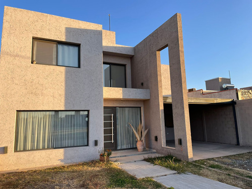 Casa 3 Dormitorios Comarca De Allende