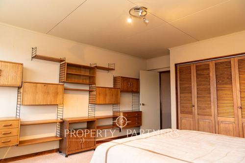Elegante Duplex Con Hermosa Vista Al Estrecho Amob...