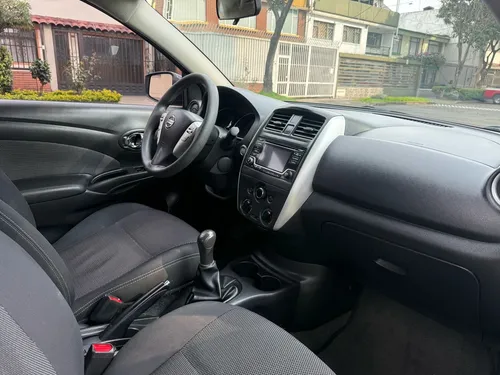 Nissan Versa 1.6 Advance