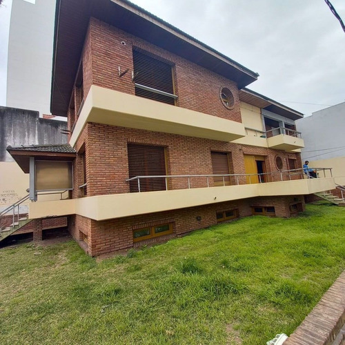 Imagen 6 de 30 de Casa En Venta En La Plata