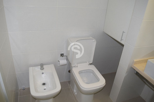 Apartamento En Venta - Brava- Ref: 3982