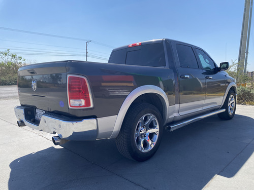 Dodge Ram 2500 5.7 Pickup Crew Cab Laramie 4x2 Mt