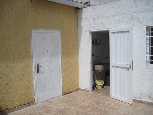 Imagen 12 de 14 de En Venta Th En Av Circunvalación.. Porlamar.