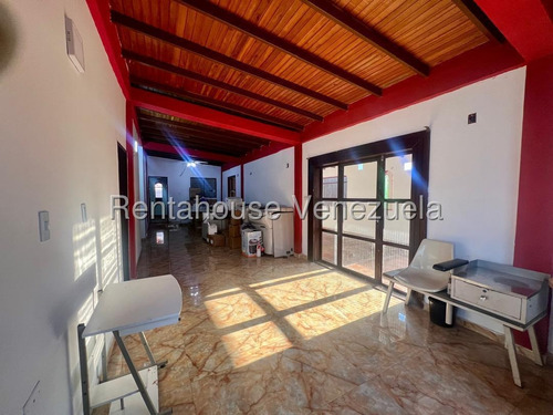 Marianny Gonzalez, En Venta Casa Duplex Con Piscina La Morenera Cabudare