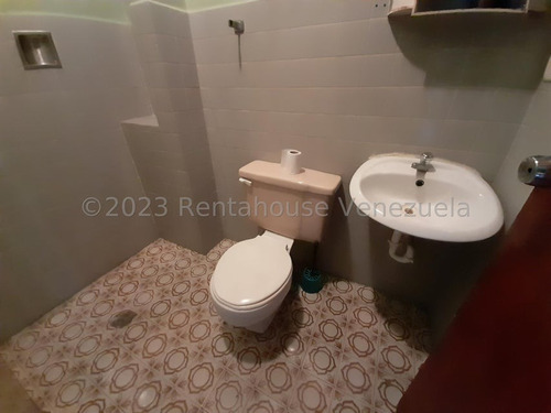 Rent-a-house Vende Amplio Y Lindo Apartamento, Zona Centro De Turmero, Estado Aragua, 25-2295 Gf.