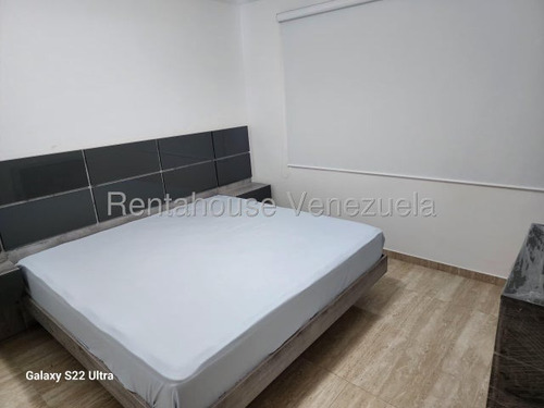 Apartamento ( Remodelado ) Alquiler El Rosal Mls - 25-18329