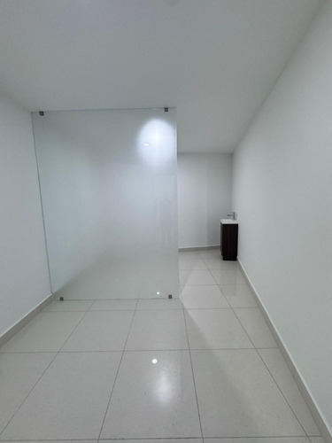 Consultorio Médico Nuevo En Excelentes Condiciones, Dividido En 2 Areas Totalmente Equipadas