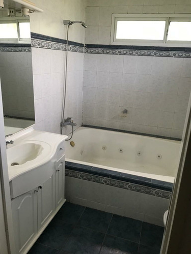 Imagen 28 de 30 de Casa Quinta Ranelagh Con Pileta Y Gran Parque