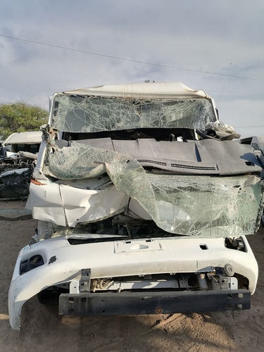 Imagen 2 de 12 de Desarmo Nissan Nv350 Pasajera Año 2017 Solo Por Partes