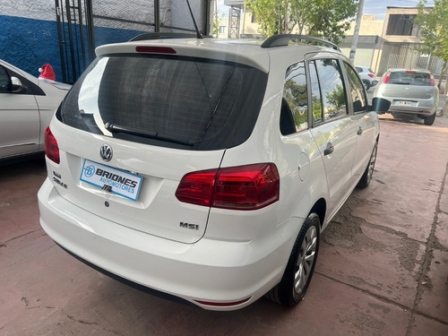 Imagen 3 de 8 de Volkswagen Suran 1.6 5d 060 2015