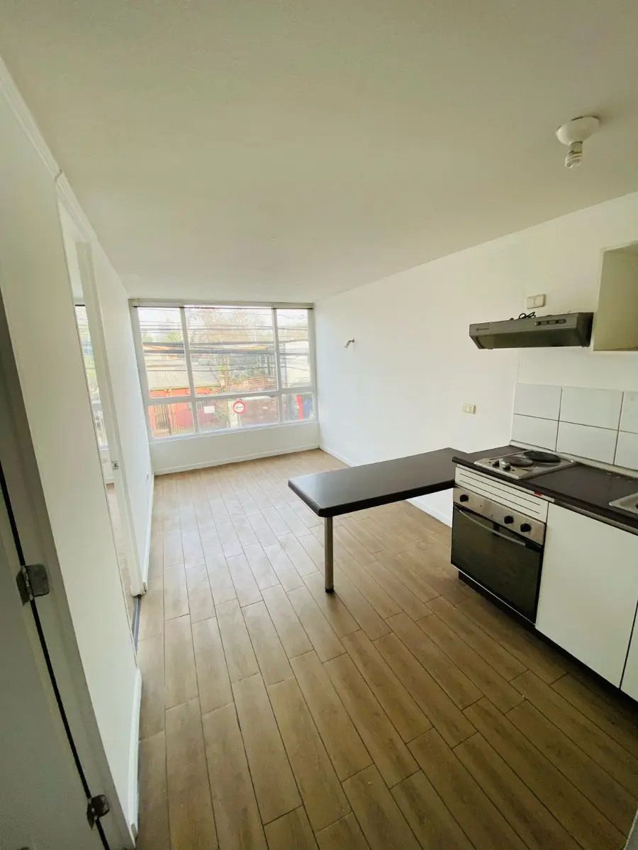 Imagen 2 de 9 de Arriendo Dpto 1 Dormitorio 1 Baño / Metro Plaza Chacabuco