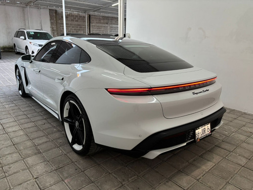 Porsche Taycan 2021