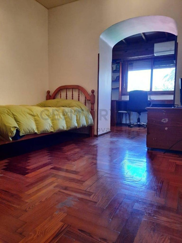 Imagen 8 de 29 de Excelente Chalet Sobre 294 M2 Quincho Parrilla Cochera 2 Autos