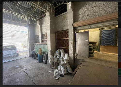 Renta De Bodega Comercial En Iztapalapa, Frente A Central De Abastos Le399