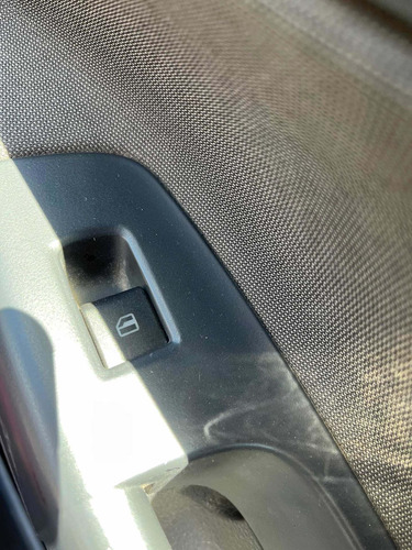 Imagen 4 de 12 de Volkswagen Saveiro 2016 1.6 Gp Cd 101cv Power