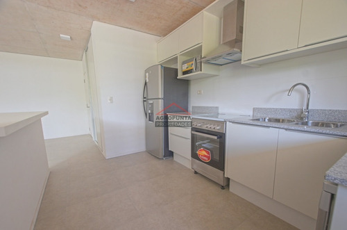 Apartamento En Punta Del Este- Ref: 5398