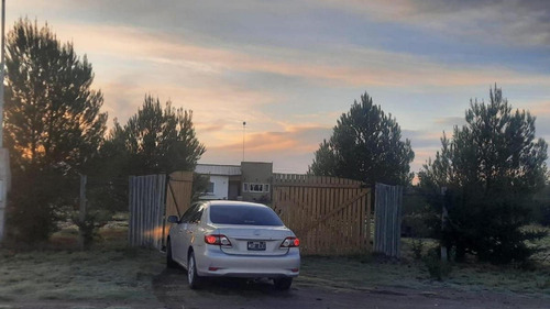 Casa En Venta - 3 Dormitorios 2 Baños - 5.000mts2 - Mendoza