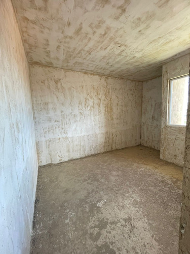 Town House En Venta Res. Cumbres De La Esmeralda. 10 Mese De Financiamiento. Gerardo