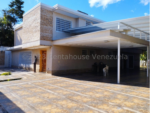 Hermosa Casa Dúplex En Venta En Macaracuay 23-27610 Yf