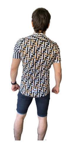 Imagen 2 de 5 de Camisa Elasticada Manga Corta Diseño