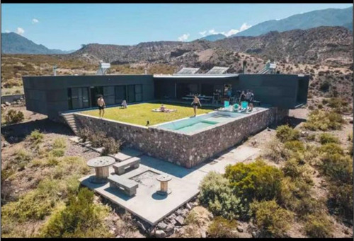 Venta Casa B Privado Frente Al Dique Potrerillos.
