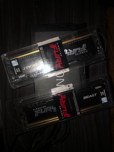 Fuente De Poder Pylon 550w Bronze, 8x2 Memoria Ram Kingston (Usado)