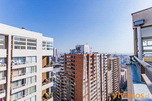 2 Dorm + 2 Baños + Estac En Santiago. Metro Moneda.