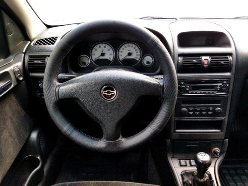 Imagem 5 de 9 de Chevrolet Astra Hatch Advantage 2.0 (flex) Flex Manual