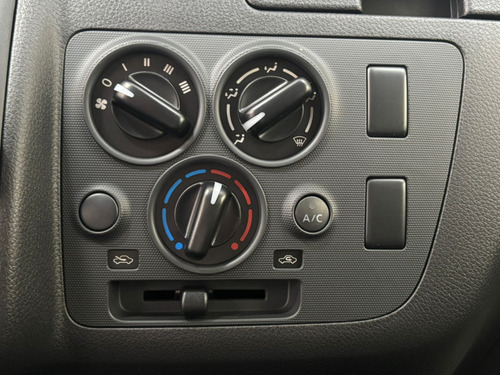 Nissan Urvan PANEL AMPLIA L4 2.5L STD