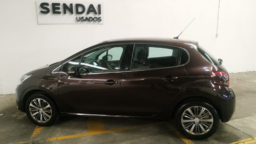 Imagen 10 de 25 de Peugeot 208 Feline