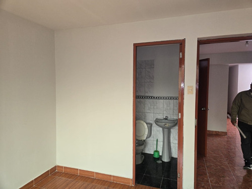 Edificio En Venta En Los Olivos Con Proyección Para Un Comercio Hostal.