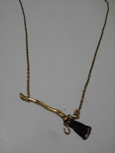 Collar Nimbus 2000 Escoba Harry Potter