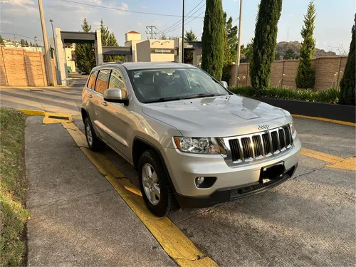 Jeep Grand Cherokee Laredo V6 4x2 At