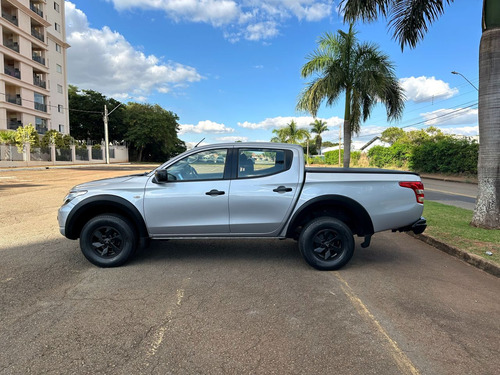 Mitsubishi L200 L200 Tri. Outdo. GLS 2.4 CD 4x4 Die. Aut