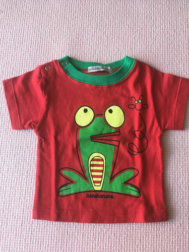 Remera Roja Con Estampa De Sapo Y Bochito