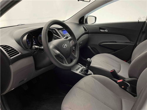 Imagem 13 de 14 de Hyundai Hb20s 1.6 Comfort Plus 16v Flex 4p Manual