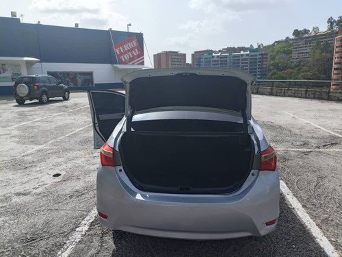 Imagen 5 de 9 de Toyota Corolla Xei Automático