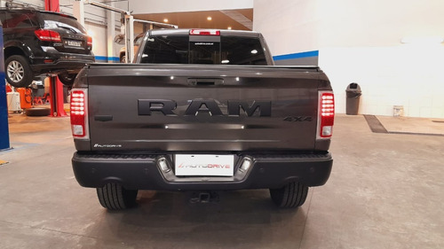Imagen 21 de 25 de Ram 1500 Laramie 5.7 V8 At8 2022